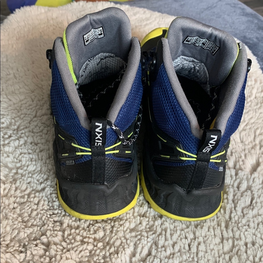 KEEN Men's NXIS EVO Hiking Boots - Picture 3 of 8